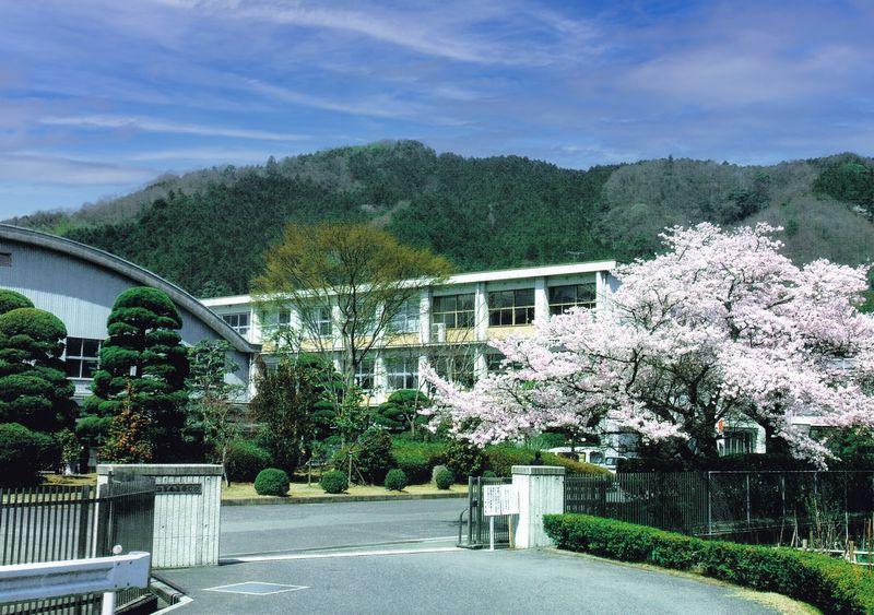 岡山県立落合高等学校   岡山県立真庭高等学校