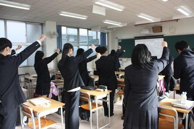 ３学期始業式・ハンドボール部壮行式（＋地震対応訓練）を行いました